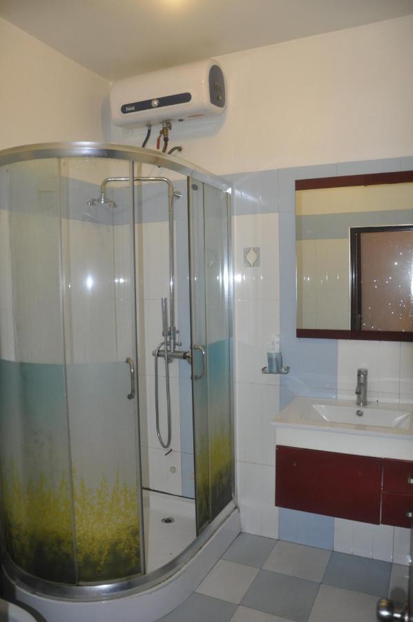 Rose Hotel Hai Phong Bagian luar foto
